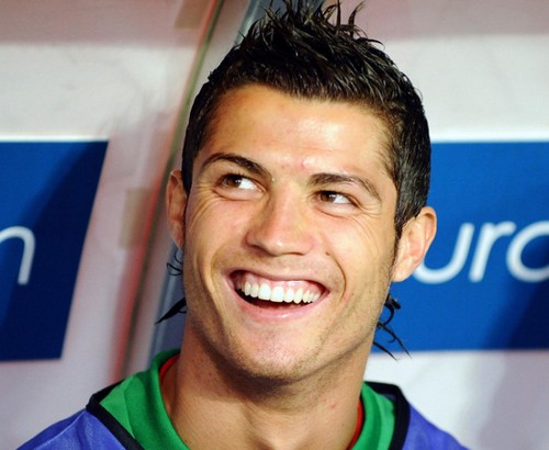 Cristiano Ronaldo: la madre rivuole indietro il figlio Gossip Gay 