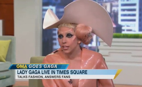 Lady Gaga devolverà i guadagni della sua linea di rossetto ad associazioni per la lotta all'Aids Amore e Sesso Gay Cultura Gay Video 