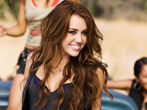 Miley Cyrus è contraria alle discriminazioni gay Gossip Gay 