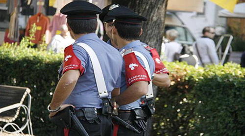 Forlì, trentenne arrestato per tentata estorsione: "O mi dai i soldi o rivelo che sei gay" GLBT News Primo Piano 