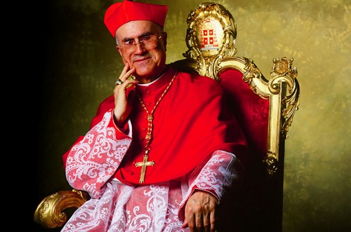 Cardinale Tarciso Bertone:"Esiste una relazione tra omosessualità e pedofilia" Cultura Gay 