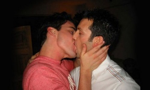 Matthew Bomer, il bacio gay che scandalizza Hollywood Cinema Gay Gallery Gossip Gay 