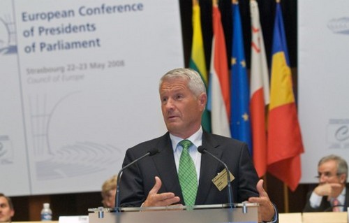 Thorbjorn Jagland: "La politica può sdradicare l'omofobia" Cultura Gay 