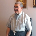 Monsignor Francesco Cosmo Ruppi sui preti gay: "Non vanno solo cacciati, ma anche aiutati al recupero" Cultura Gay 