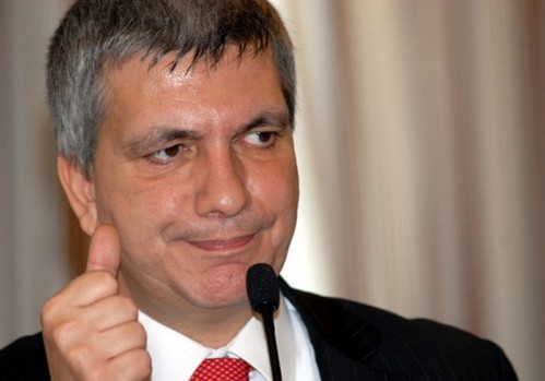 Nichi Vendola si candida premier. I gay italiani hanno trovato il loro leader? Cultura Gay GLBT News 