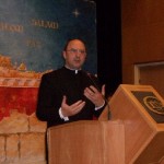 Padre Gonzalo Miranda: "I gay come il caffè decaffeinato" Cultura Gay GLBT News 