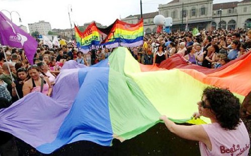 Compagnia aerea organizza un concorso per soli gay GLBT News 