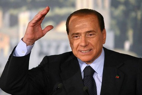 Silvio Berlusconi: "Meglio essere appassionato alle belle ragazze che gay" Cultura Gay 