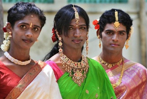 India: gli eunuchi riceveranno una pensione di 1000 rupie Cultura Gay GLBT News 