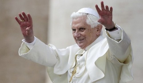 Papa Ratzinger: "I bambini devono avere un padre ed una madre" Cultura Gay 