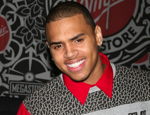 Chris Brown pubblica messaggi omofobi a Raz-B su Twitter GLBT News 