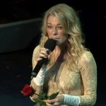 LeAnn Rimes canta nel coro gay di Los Angeles per combattere il bullismo omofobo Cultura Gay Video 