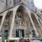 Barcellona: monumento per i diritti dei gay davanti la Sagrada Familia Cultura Gay 