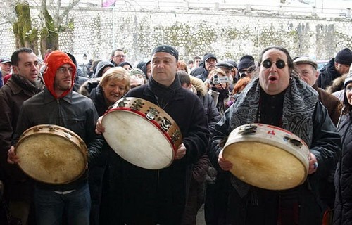 Montevergine: gay (e Vladimir Luxuria) non possono partecipare alla Candelora dei femminielli Cultura Gay 