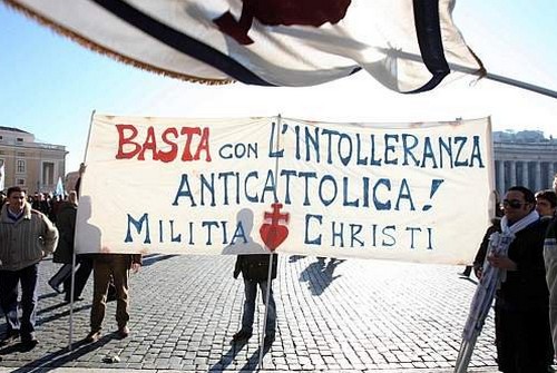 Militia Christi ai gay: "Curatevi, non plagiate i bimbi" Cultura Gay GLBT News 