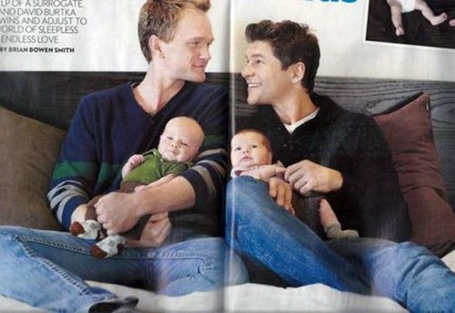 Neil Patrick Harris, David Burtka ed i gemellini posano su People Cultura Gay 