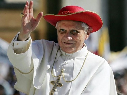 Papa Ratzinger: "Le coppie di fatto snaturano la famiglia" Cultura Gay 