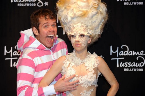 Perez Hilton: “Born This Way di Lady Gaga sarà molto gay” Icone Gay Lifestyle Gay 