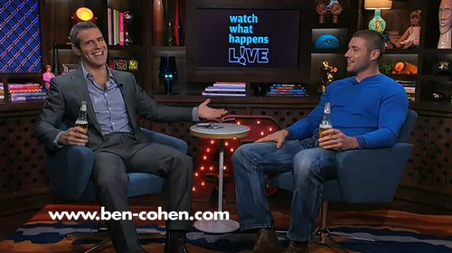 Andy e Ben Cohen lanciano un messaggio sulla tolleranza delle diversità Cultura Gay Televisione Gay Video 