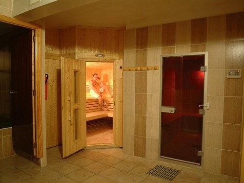 Londra: preti protestanti contro apertura sauna gay GLBT News 