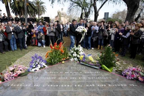 Barcellona: inaugurato il monumento dedicato ai gay Cultura Gay 