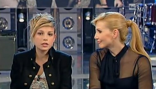 Emma Marrone elogia la diversità Cultura Gay Video 