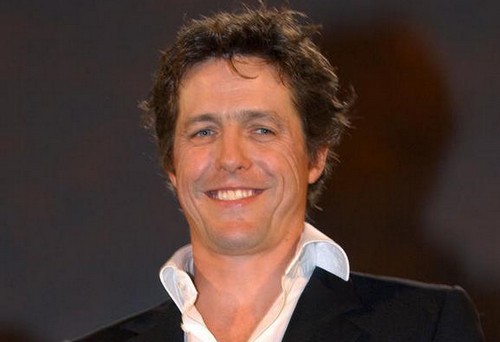 Hugh Grant si fa scappare un commento omofobo ad una partita di rugby Cinema Gay GLBT News Gossip Gay Televisione Gay 