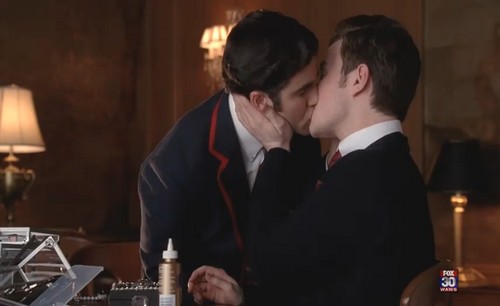 Glee 2, Kurt e Blaine si sono baciati (video) Televisione Gay Video 