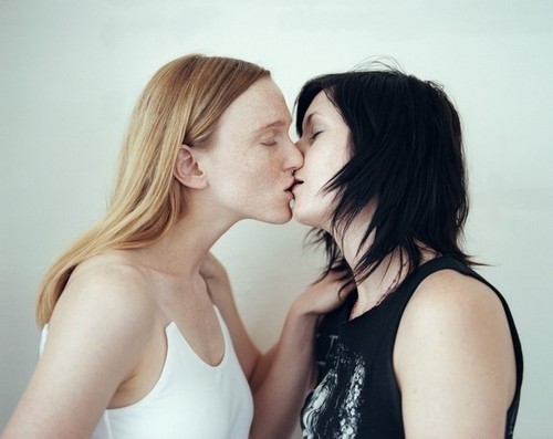 UK: campagna promuove una religione lesbica Cultura Gay 