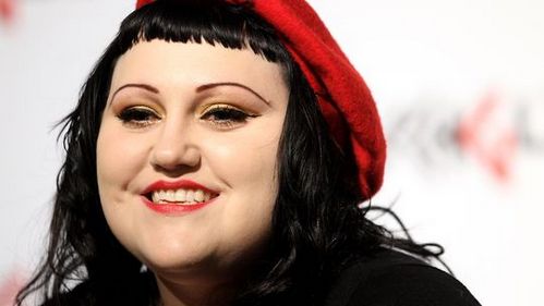 Beth Ditto: "Mia madre ha accettato prima la mia omosessualità che il fatto di non essere religiosa" Cultura Gay Gossip Gay Icone Gay 