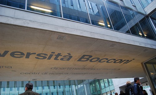 Bocconi, il ragazzo gay aggredito: "E' giusto che i cittadini si sentano liberi di denunciare atti di violenza omofobica con la sicurezza di avere l'appoggio delle istituzioni" Cultura Gay 