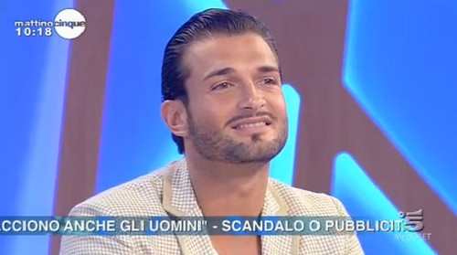 George Leonard non è bisex: "Ho solo un amico speciale a cui voglio tanto bene" Televisione Gay Video 