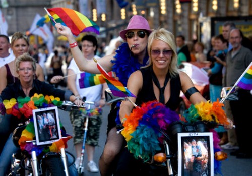 Massimo Corsaro: "I matrimoni gay hanno causato la crisi economica in Spagna" Cultura Gay 