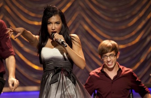 Glee, Naya Rivera: "Santana ha aiutato molte ragazze lesbiche a fare coming out" Cultura Gay Televisione Gay 