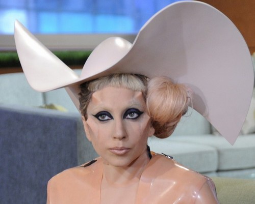 Lady Gaga: "Non capisco come mai i diritti civili si applicano solo ad alcune persone e non a tutti" Cultura Gay Icone Gay 