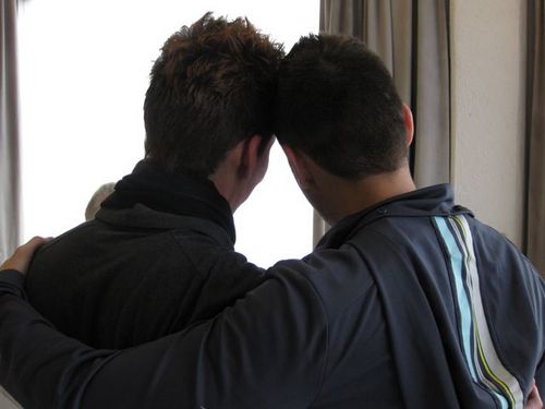 Mantova: uomo perseguitava i vicini di casa gay GLBT News 