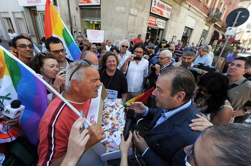 Sulmona, il sindaco Federico partecipa a manifestazione anti-omofobia Cultura Gay GLBT News 
