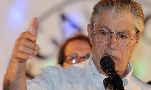 Umberto Bossi: "Meno male che non è passata la legge sull'omofobia" Cultura Gay 