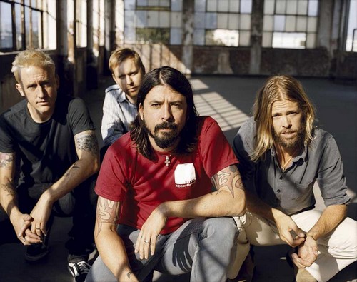 Foo Fighters sexy doccia gay nel nuovo video Hot Buns Video 