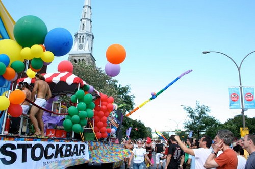 Gay Pride a Montreal per promuovere i diritti gay in tutto il mondo Cultura Gay Manifestazioni Gay 