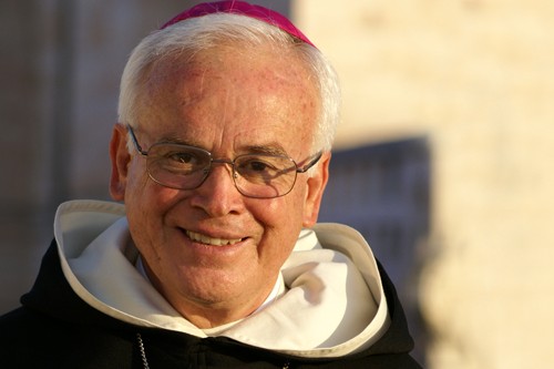 Vescovo sostiene la comunità gay: il Vaticano indaga Cultura Gay 