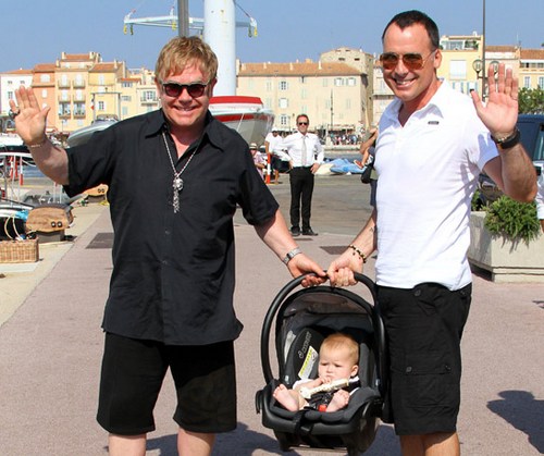 Elton John e David Furnish in vacanza a St. Tropez Gossip Gay 