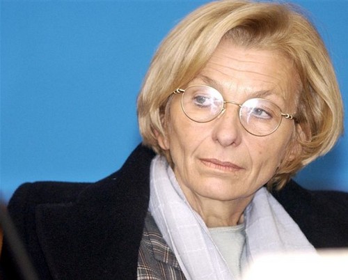 Emma Bonino: "La non tutela dei gay è un dato preoccupatissimo" Cultura Gay 