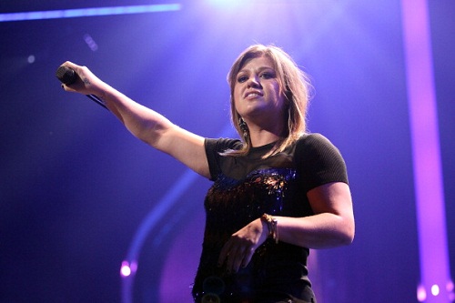 Kelly Clarkson vittima dei pregiudizi: "Non sono lesbica" GLBT News 