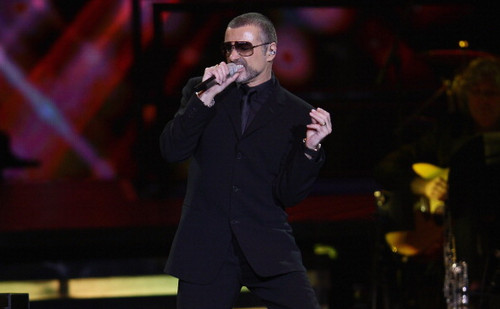 George Michael è in ospedale: in America i cristiani pregano per la sua morte Primo Piano 