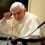 Benedetto XVI sarebbe gay secondo una teologa tedesca: "Basta guardarlo in foto" Cultura Gay GLBT News Interviste Primo Piano 