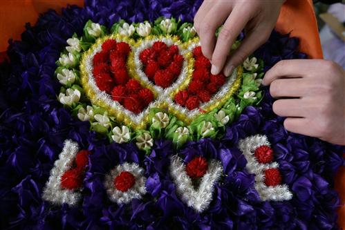 San Valentino gay 2012: Là ci darem la mano...ed un bacin d'amor a Bassano del Grappa Manifestazioni Gay Primo Piano 