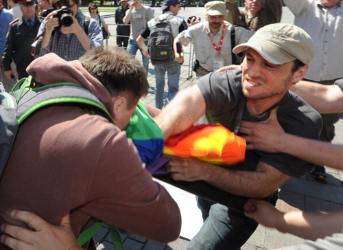 Parlamento Europeo denuncia le leggi omofobe della Russia Omofobia 