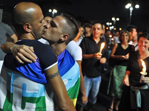 Roma: Umberto Croppi firma per il registro delle uonioni civili GLBT News 