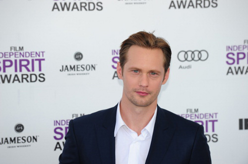 Alexander Skarsgard e Charlize Theron entrano in un bar gay Gossip Gay Icone Gay 